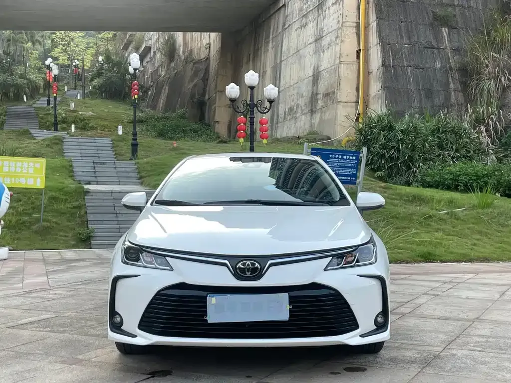 Toyota Corolla — фото 3