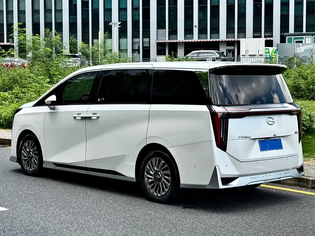 GAC Motor Trumpchi M8 — фото 4