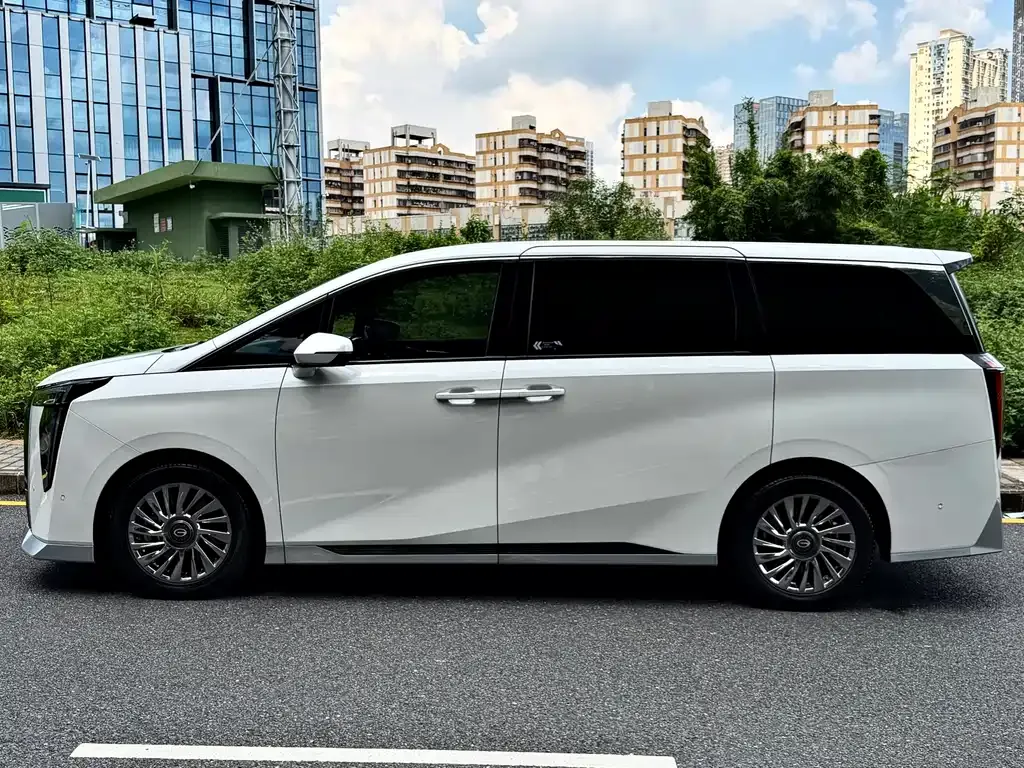 GAC Motor Trumpchi M8 — фото 8