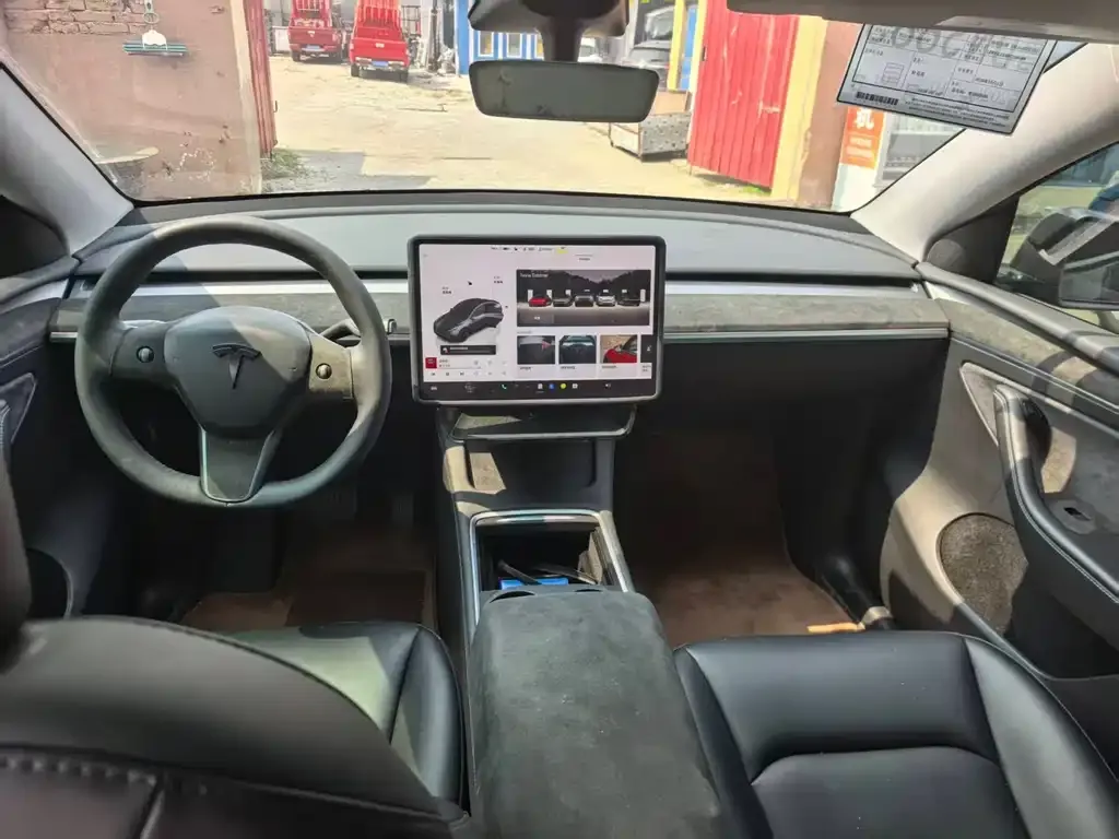 Tesla Model Y — фото 2