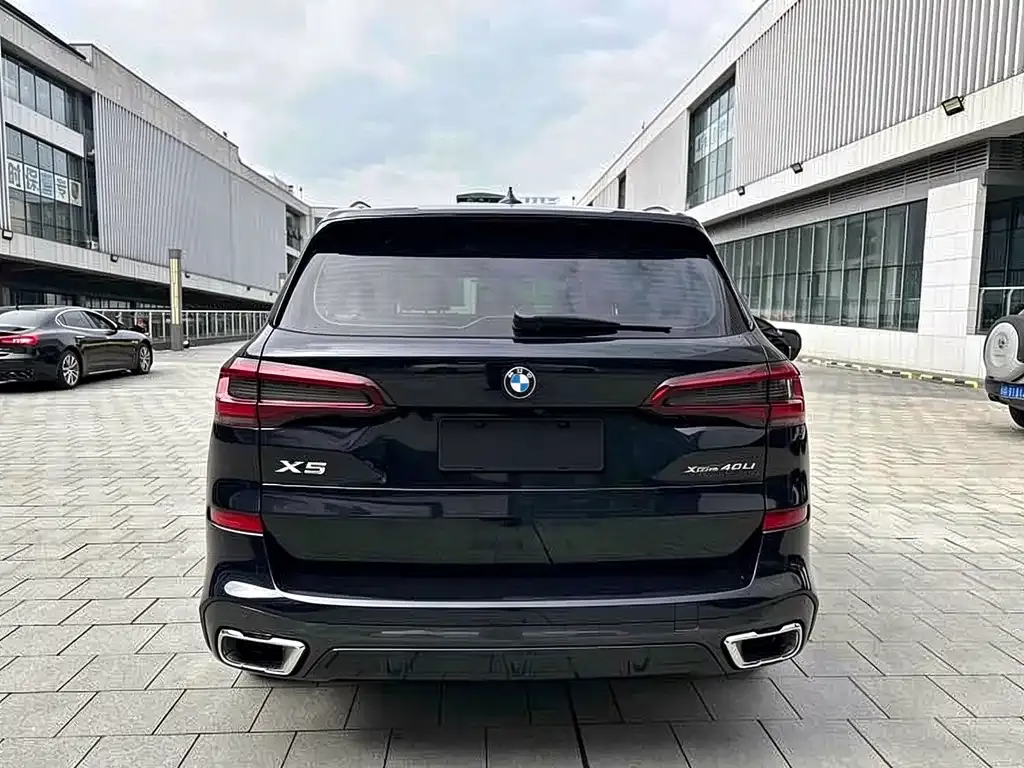 BMW X5 — фото 9