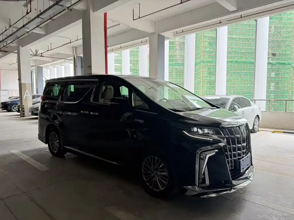 Toyota Alphard — фото 7