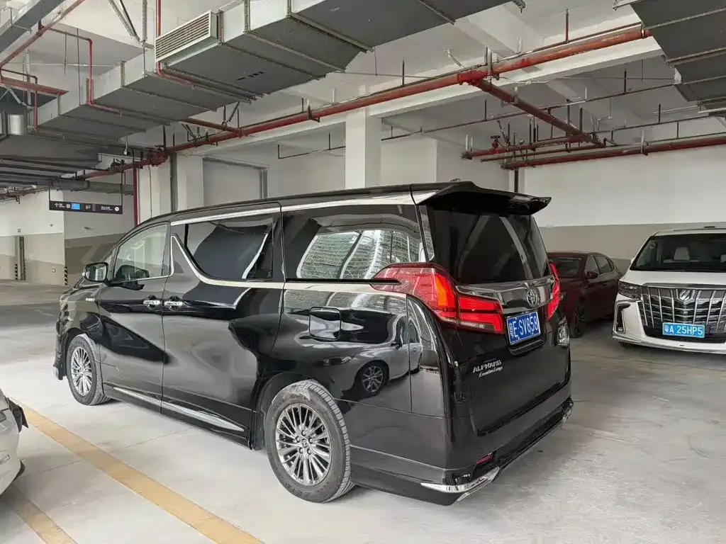 Toyota Alphard — фото 6