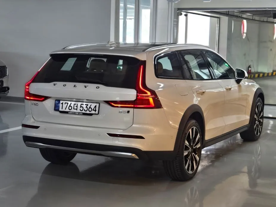 Volvo V60 — фото 6