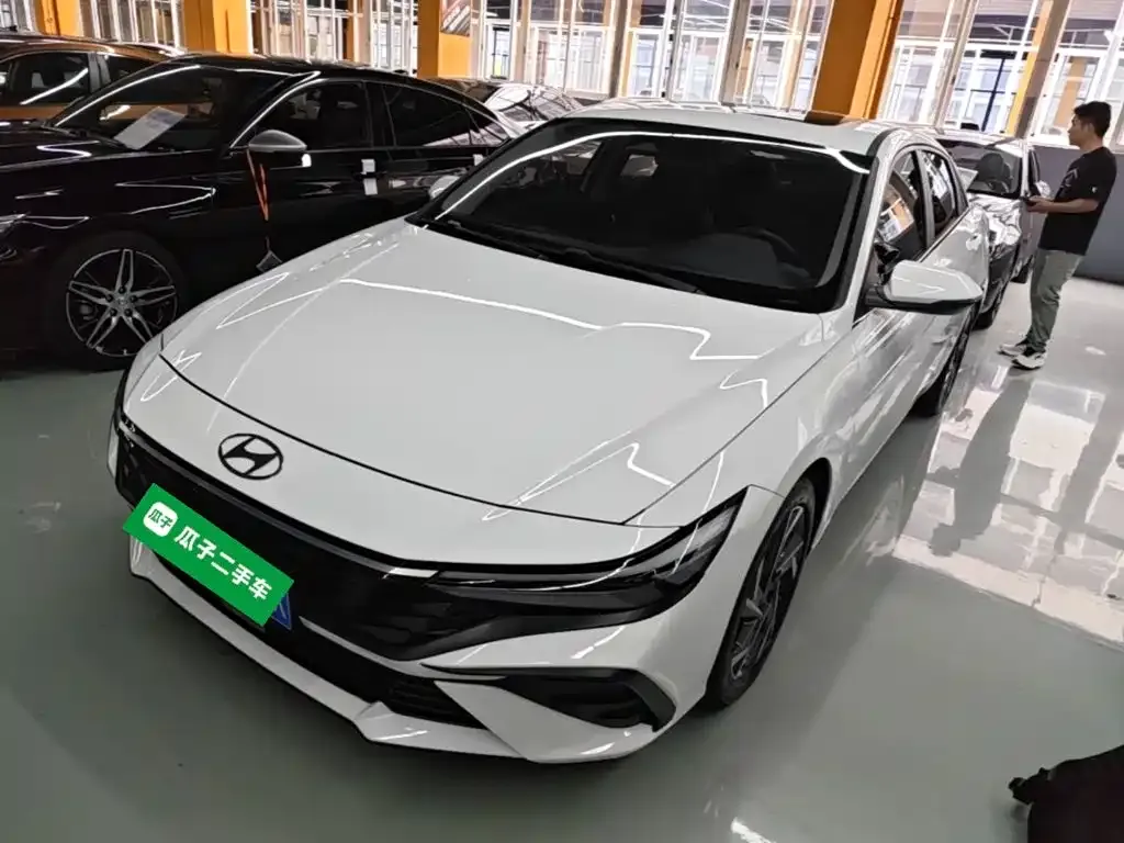 Hyundai Elantra — фото 4