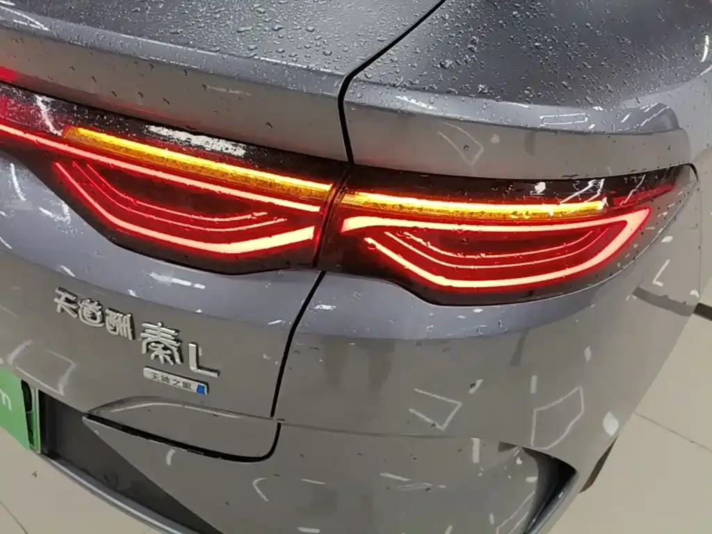 BYD Qin L — фото 8