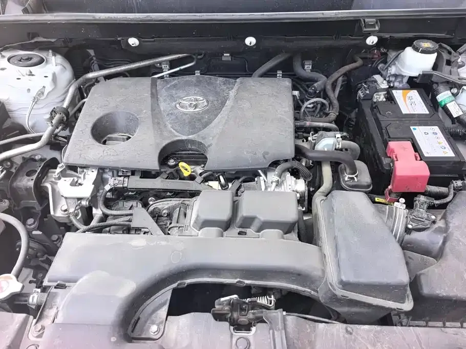 Toyota RAV4 — фото 6