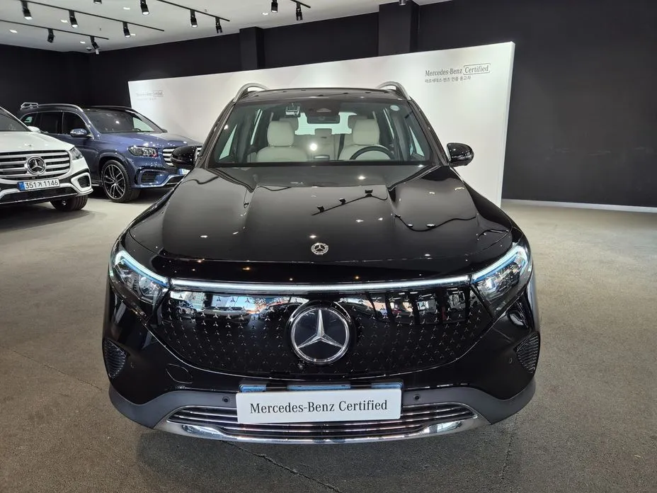 Mercedes-Benz EQB — фото 10
