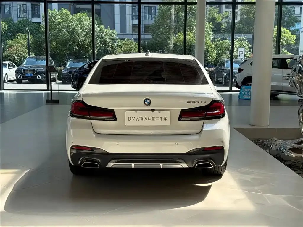 BMW 5 Series — фото 10