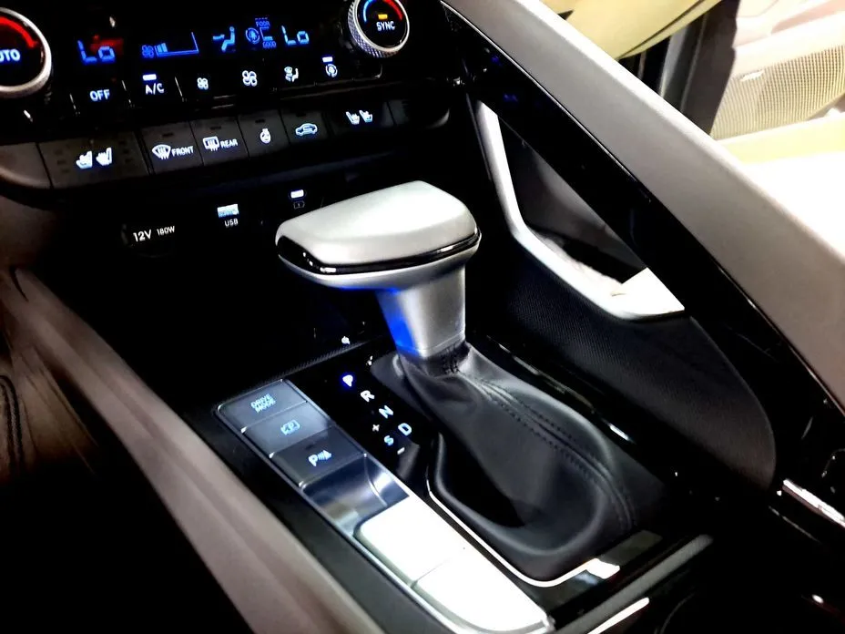Hyundai AVANTE — фото 3