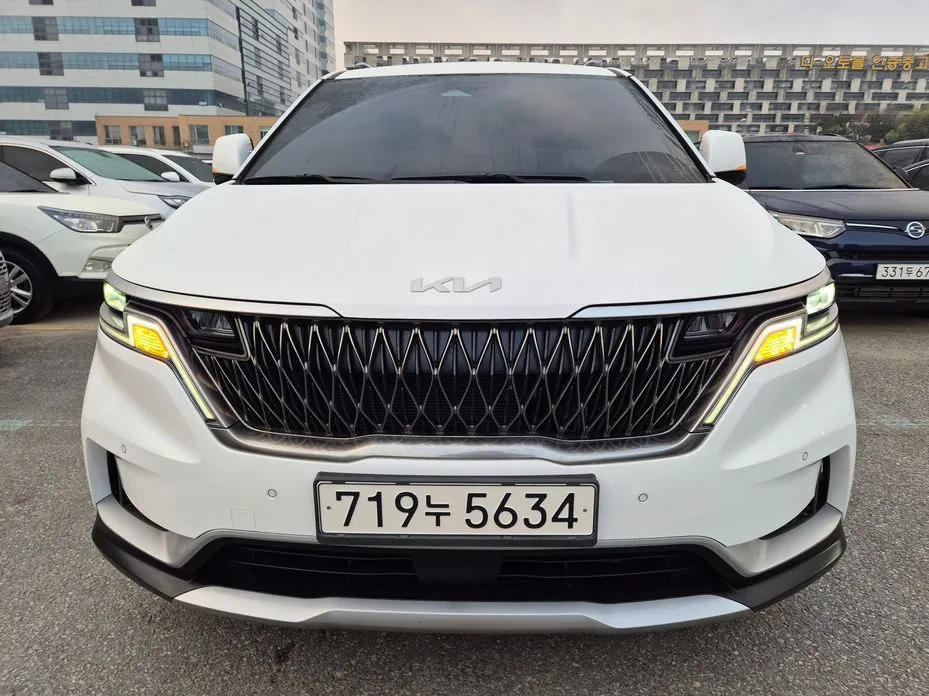 Kia Carnival — фото 1