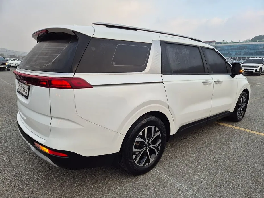 Kia Carnival — фото 3
