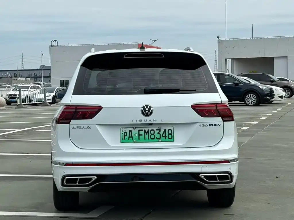 Volkswagen Tiguan L PHEV — фото 8