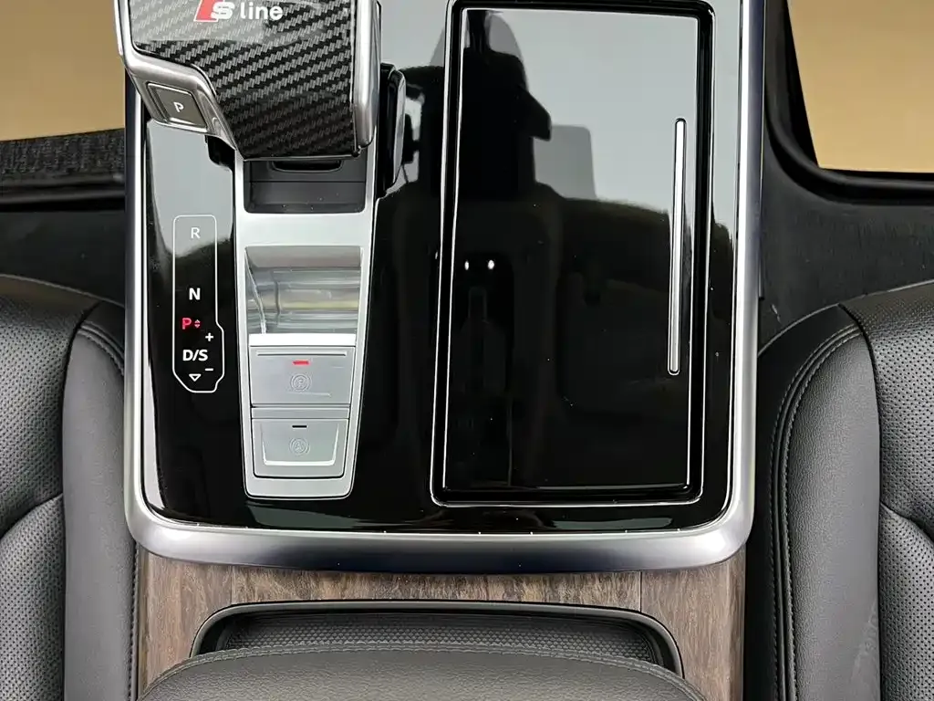 Audi Q7 — фото 6