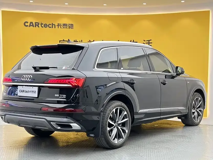 Audi Q7 — фото 10