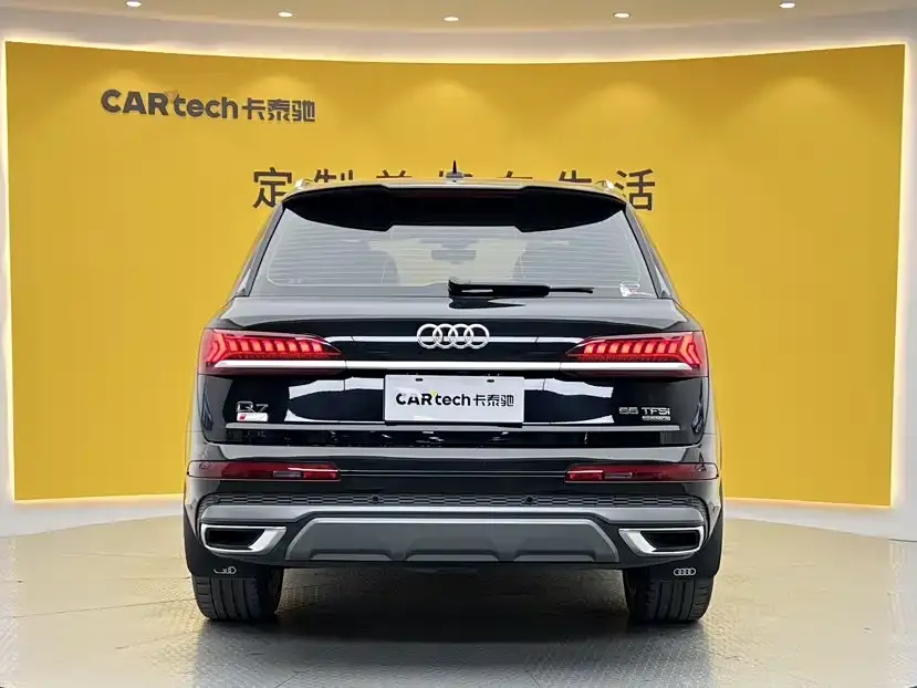 Audi Q7 — фото 8