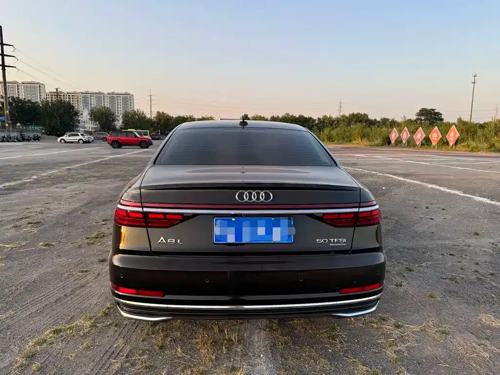 Audi A8 — фото 8