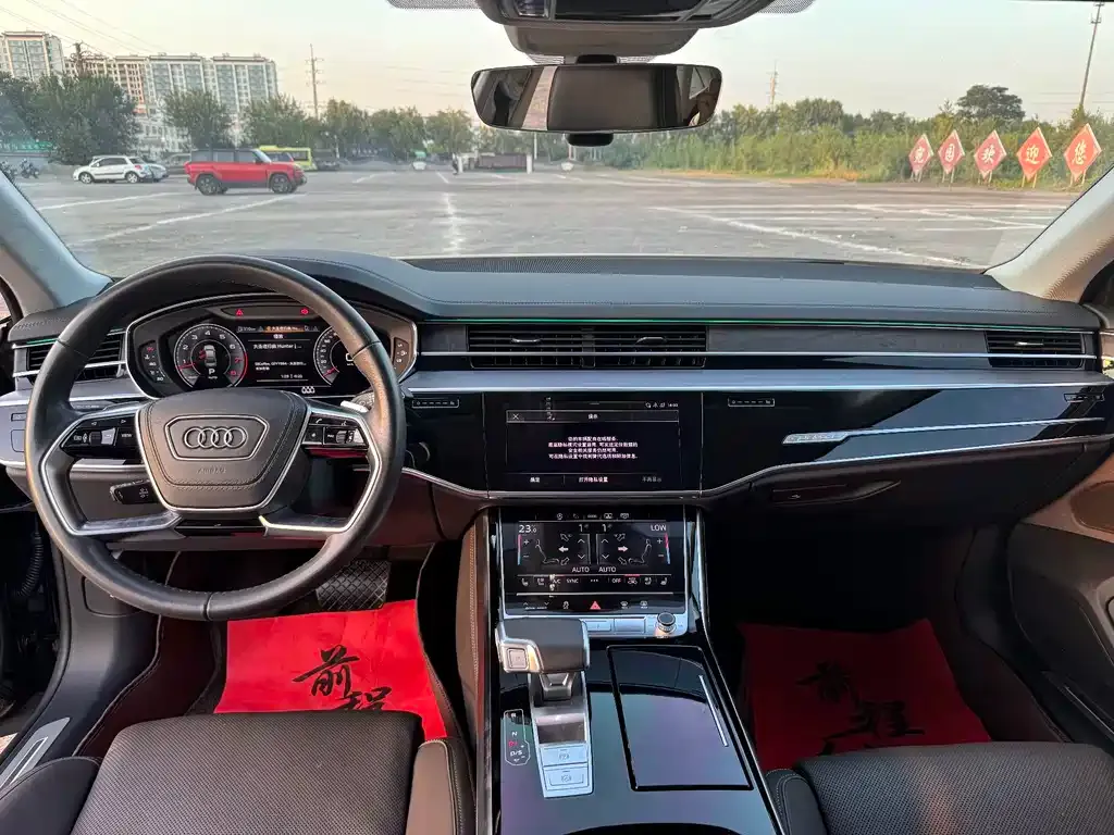 Audi A8 — фото 3