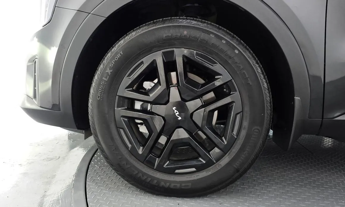 Kia Sorento — фото 8