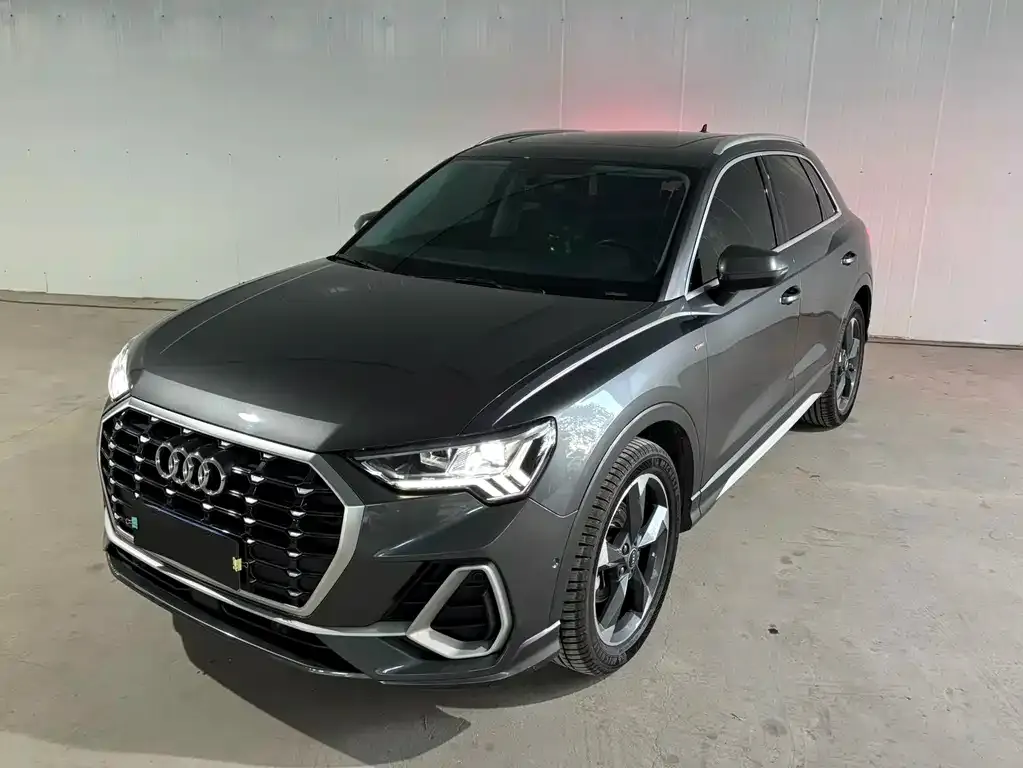 Audi Q3 — фото 1