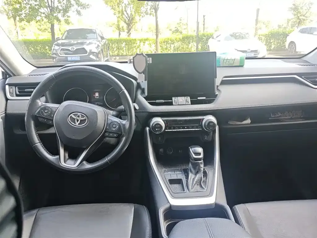 Toyota Wildlander — фото 2