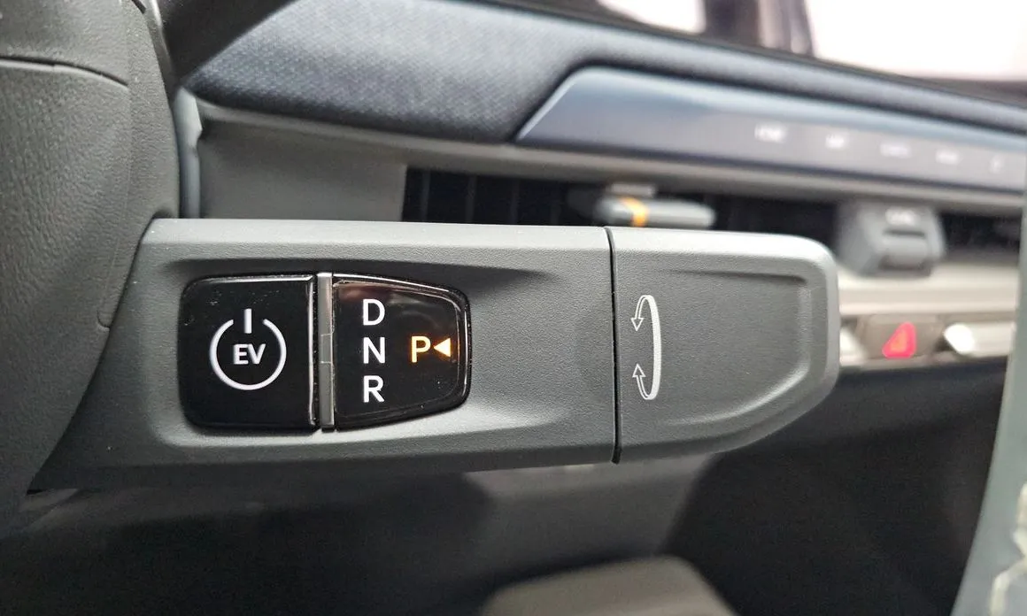 Kia EV3 — фото 10