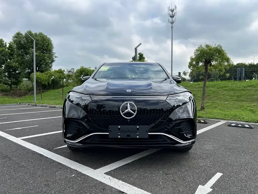 Mercedes-Benz EQS SUV — фото 8