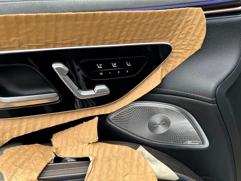 Mercedes-Benz EQS SUV — фото 5