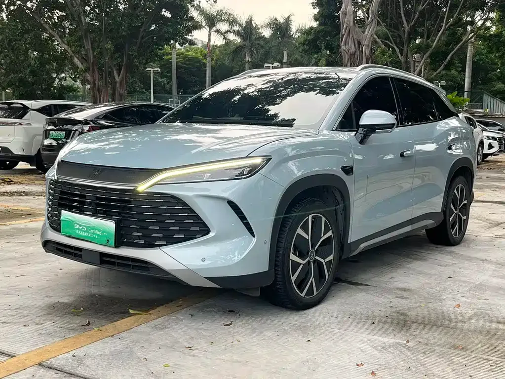BYD L DM-i — фото 1
