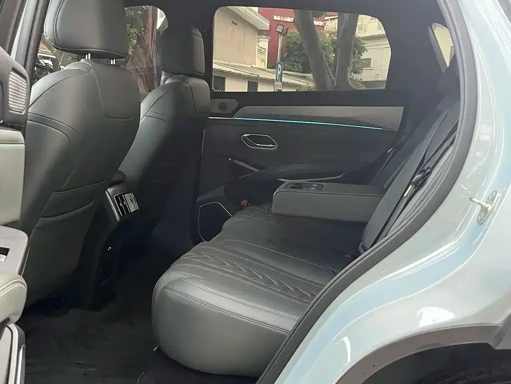 BYD L DM-i — фото 2