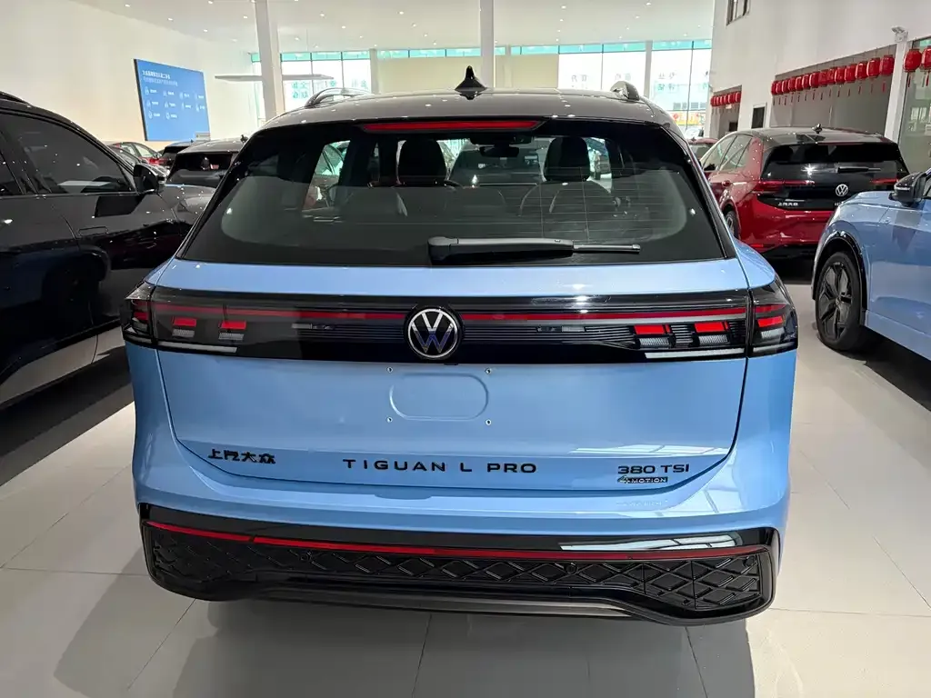 Volkswagen Tiguan L — фото 6