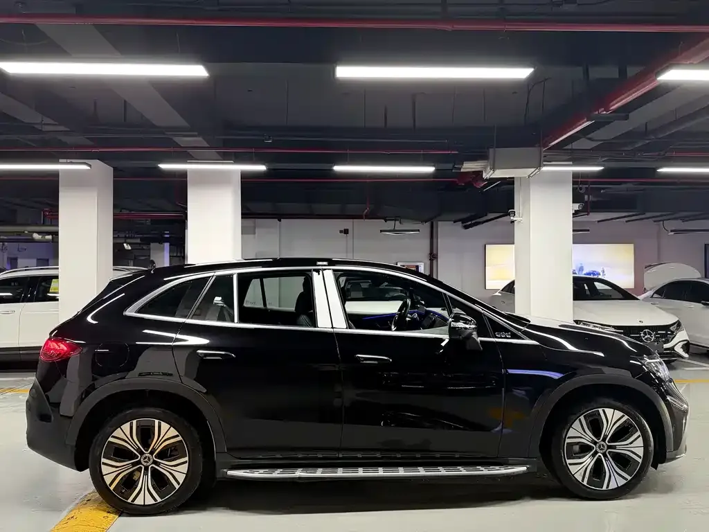 Mercedes-Benz EQE SUV — фото 9