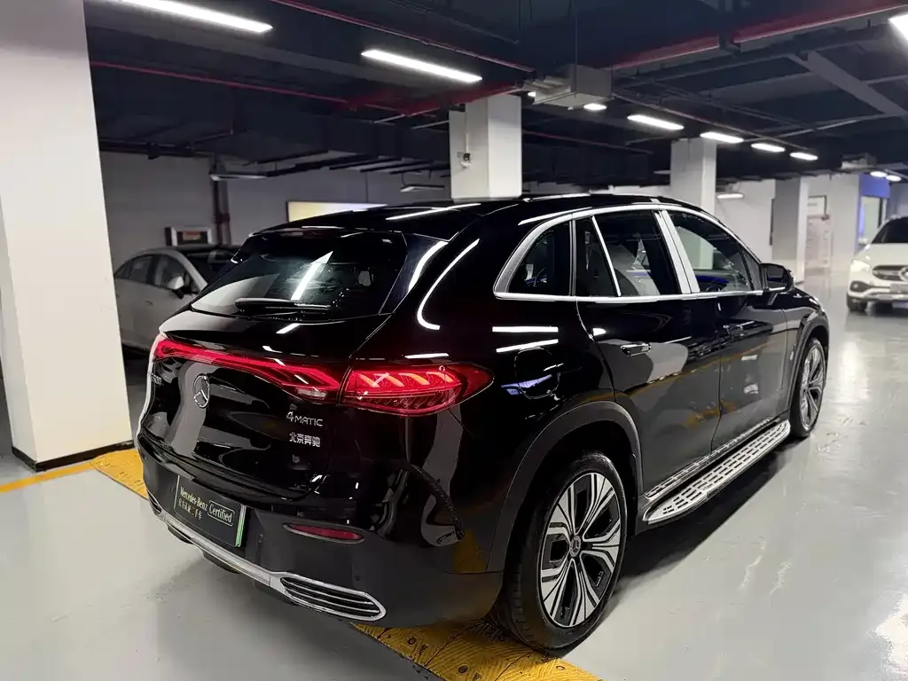 Mercedes-Benz EQE SUV — фото 6