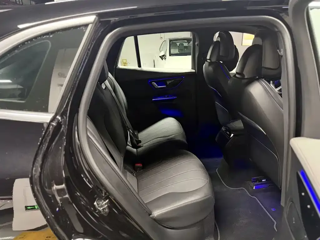 Mercedes-Benz EQE SUV — фото 3