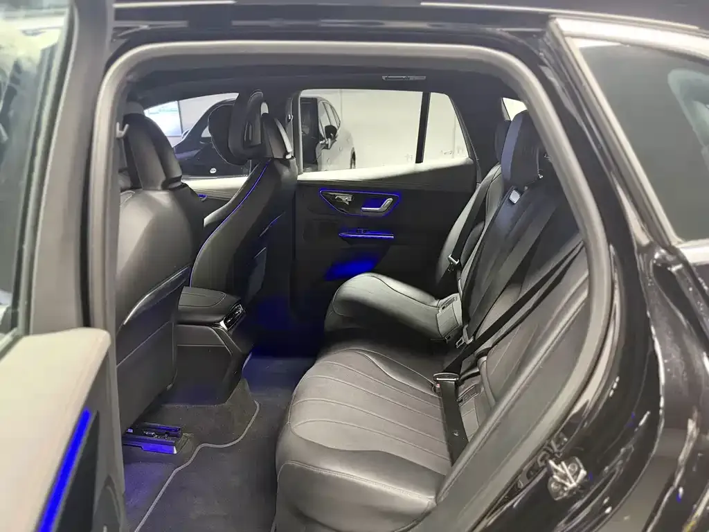 Mercedes-Benz EQE SUV — фото 4