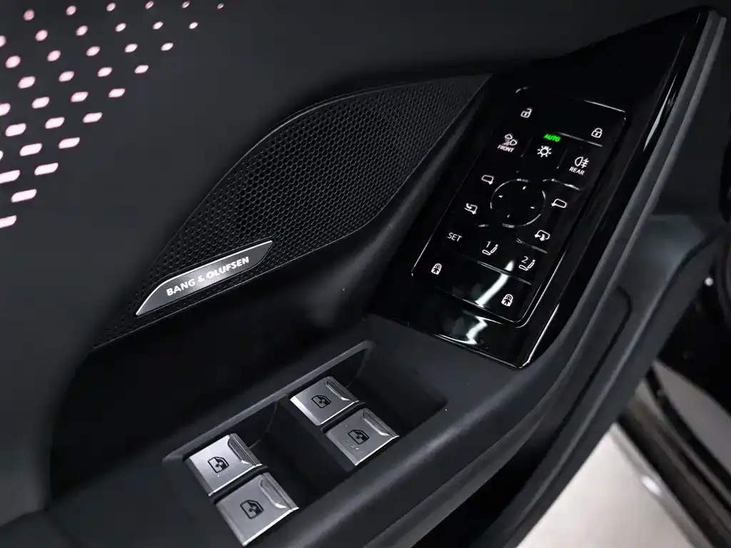 Audi A6L e-tron — фото 8