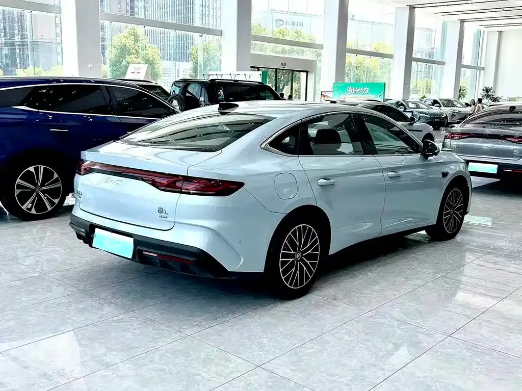 BYD Qin L — фото 7
