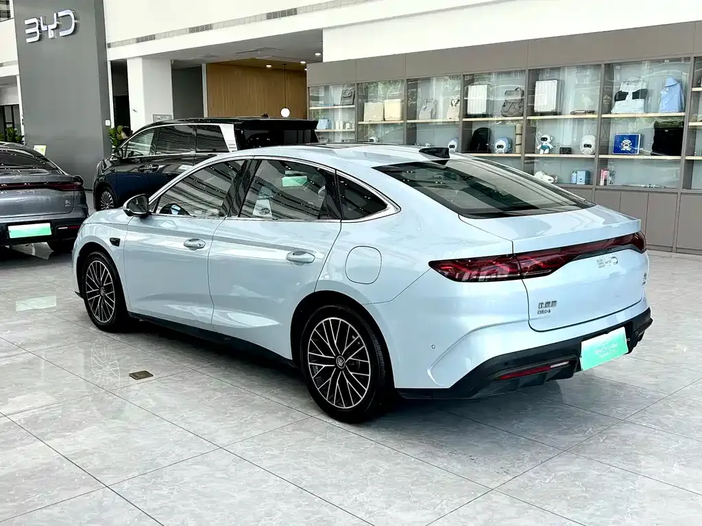 BYD Qin L — фото 6