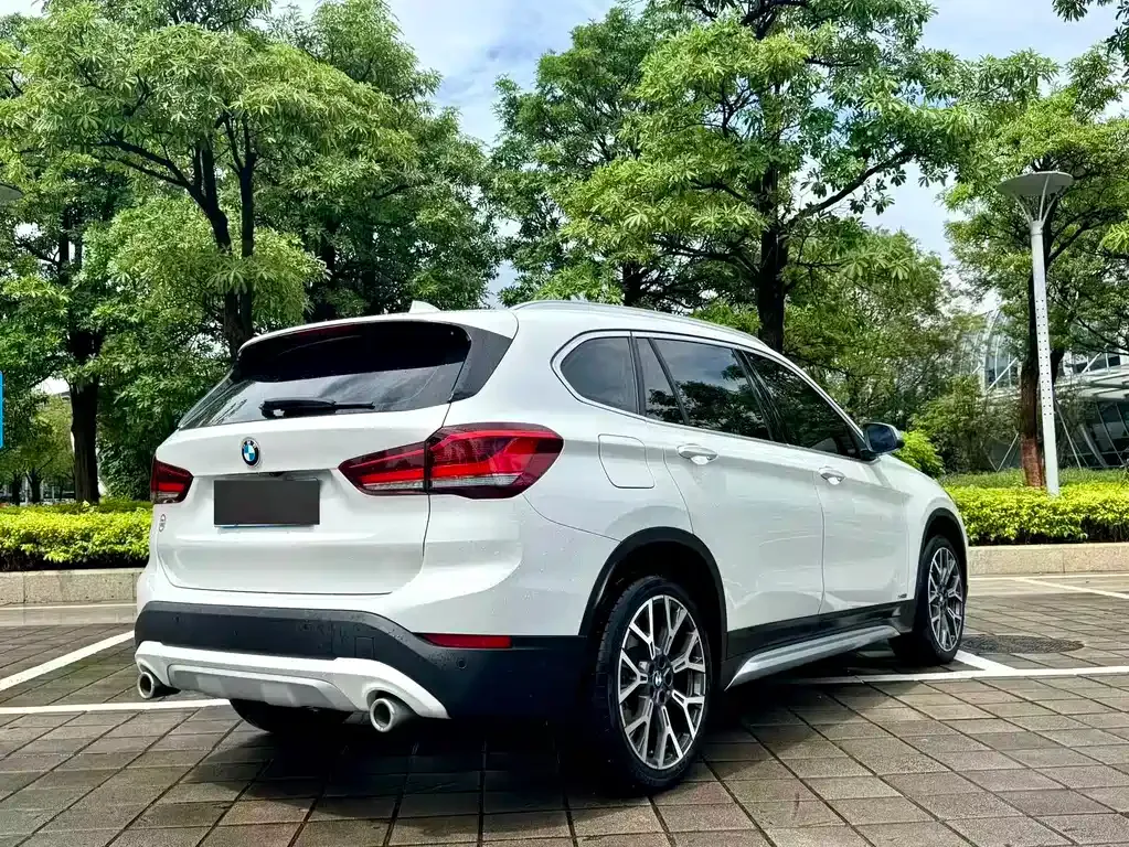 BMW X1 — фото 8