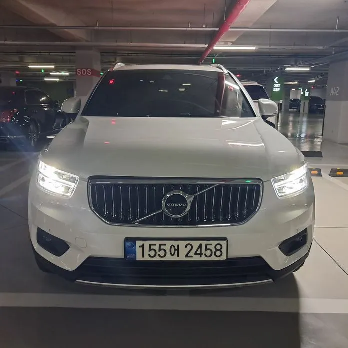 Volvo XC40 — фото 1
