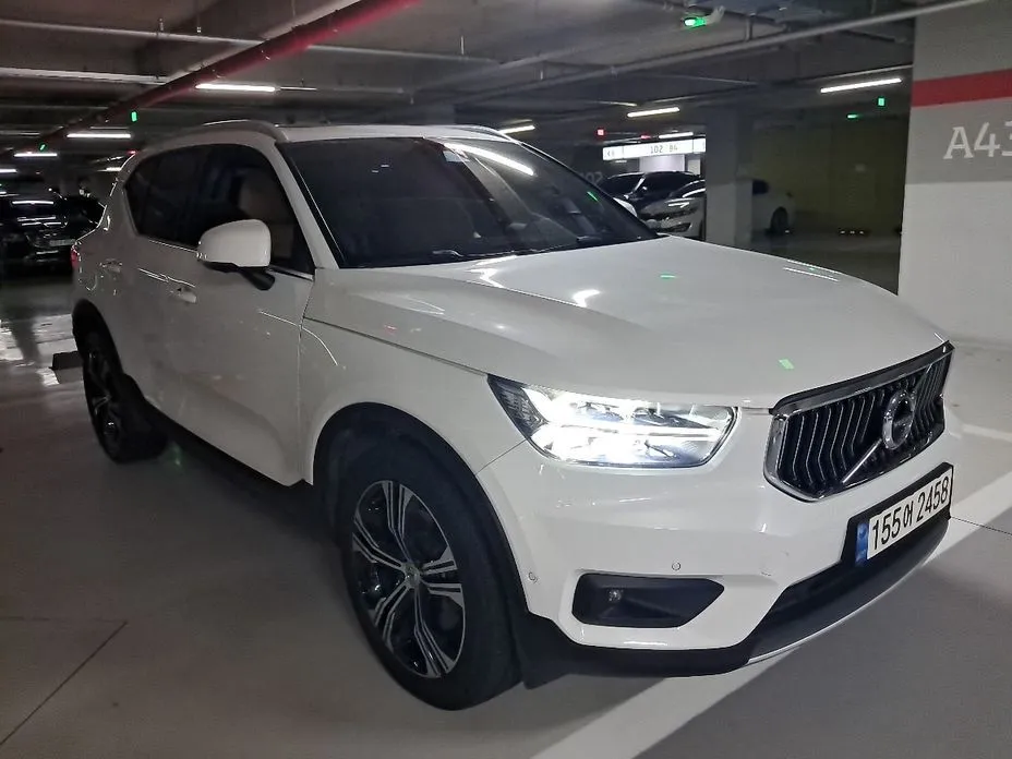 Volvo XC40 — фото 3