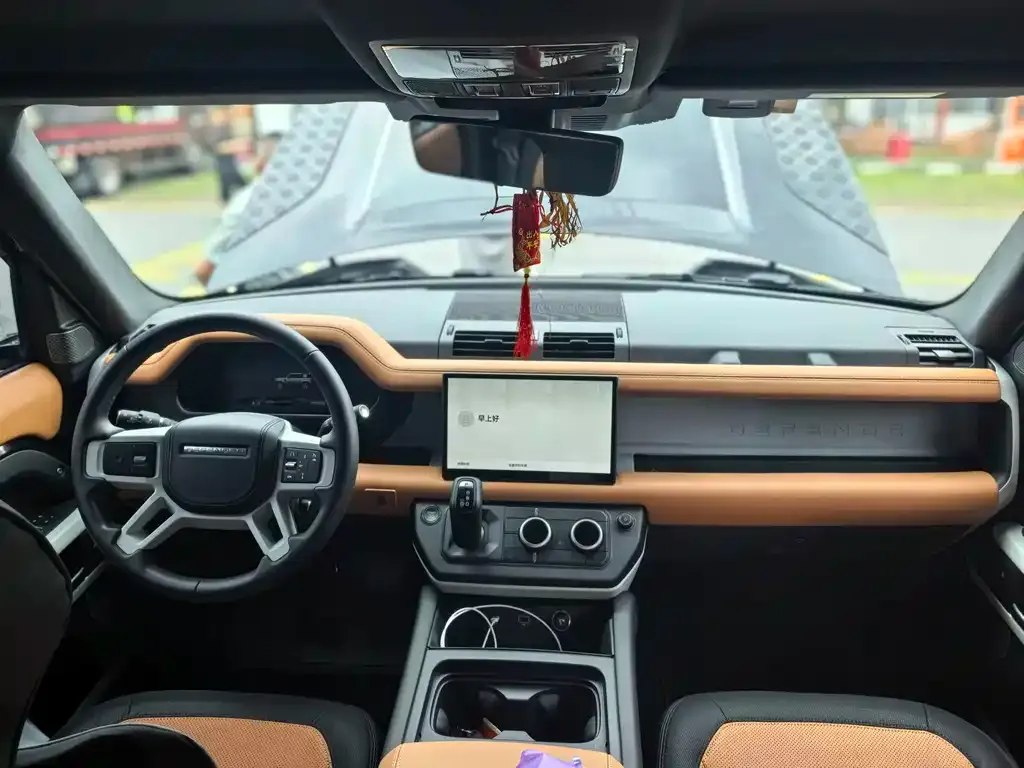 Land Rover Defender — фото 10