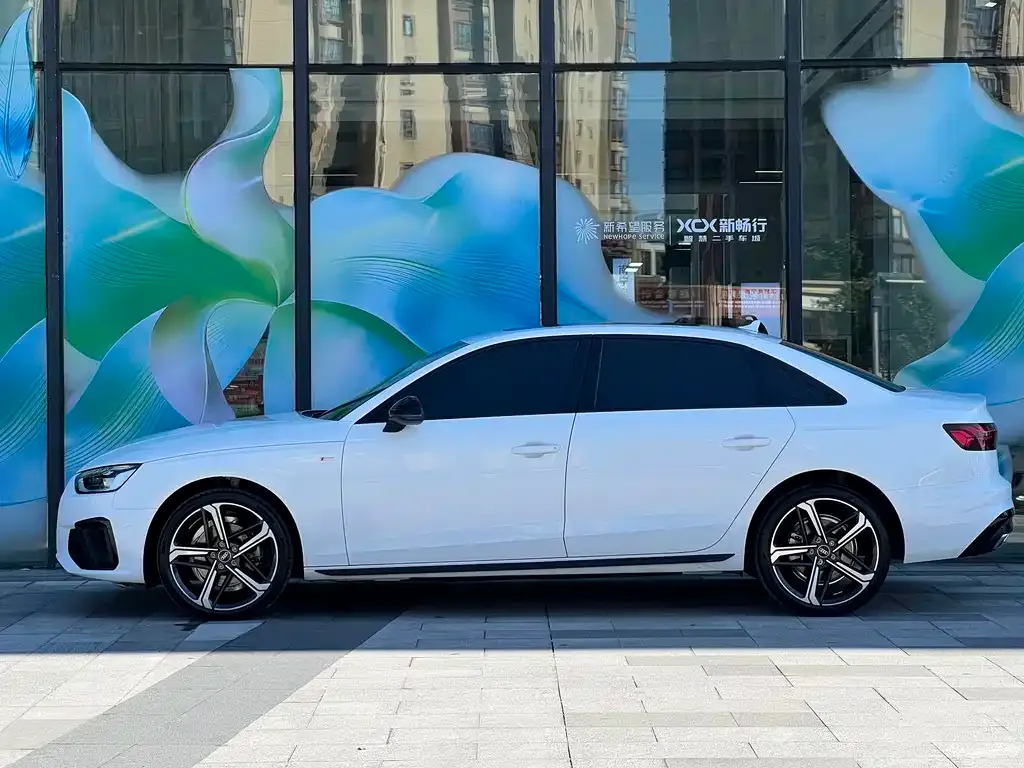 Audi A4L — фото 10