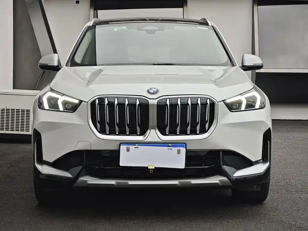 BMW X1 — фото 9