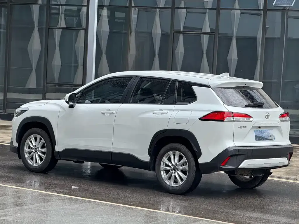 Toyota Corolla Cross — фото 10
