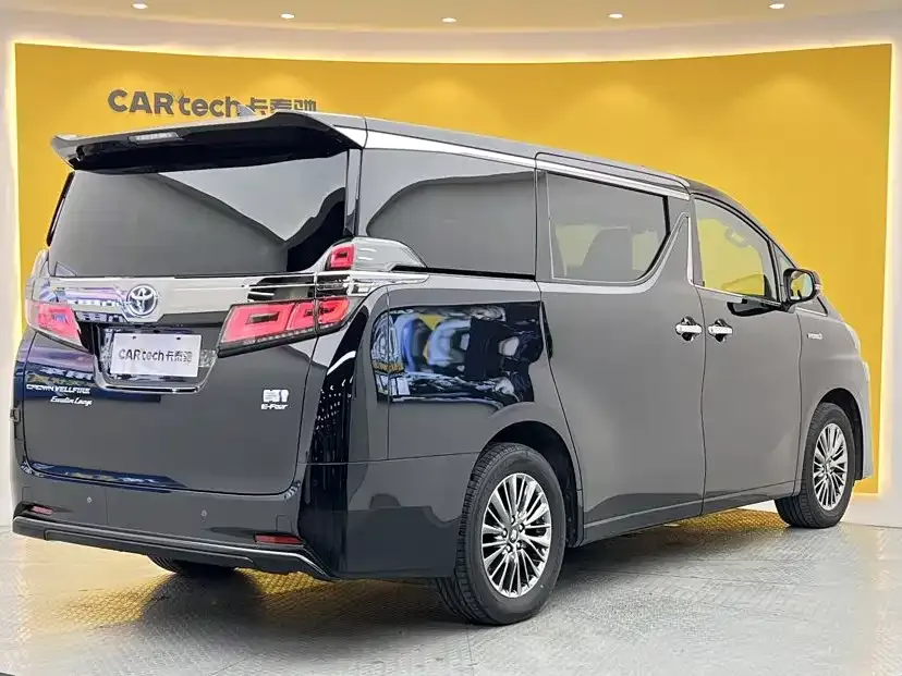 Toyota Vellfire — фото 9