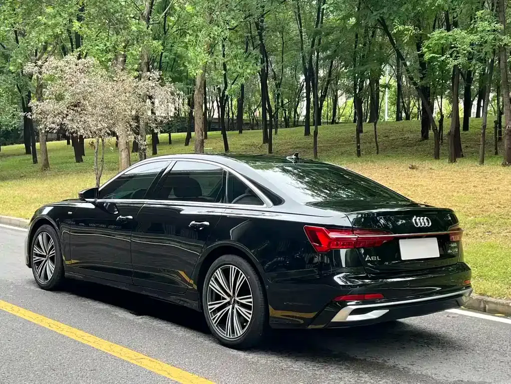 Audi A6L — фото 5