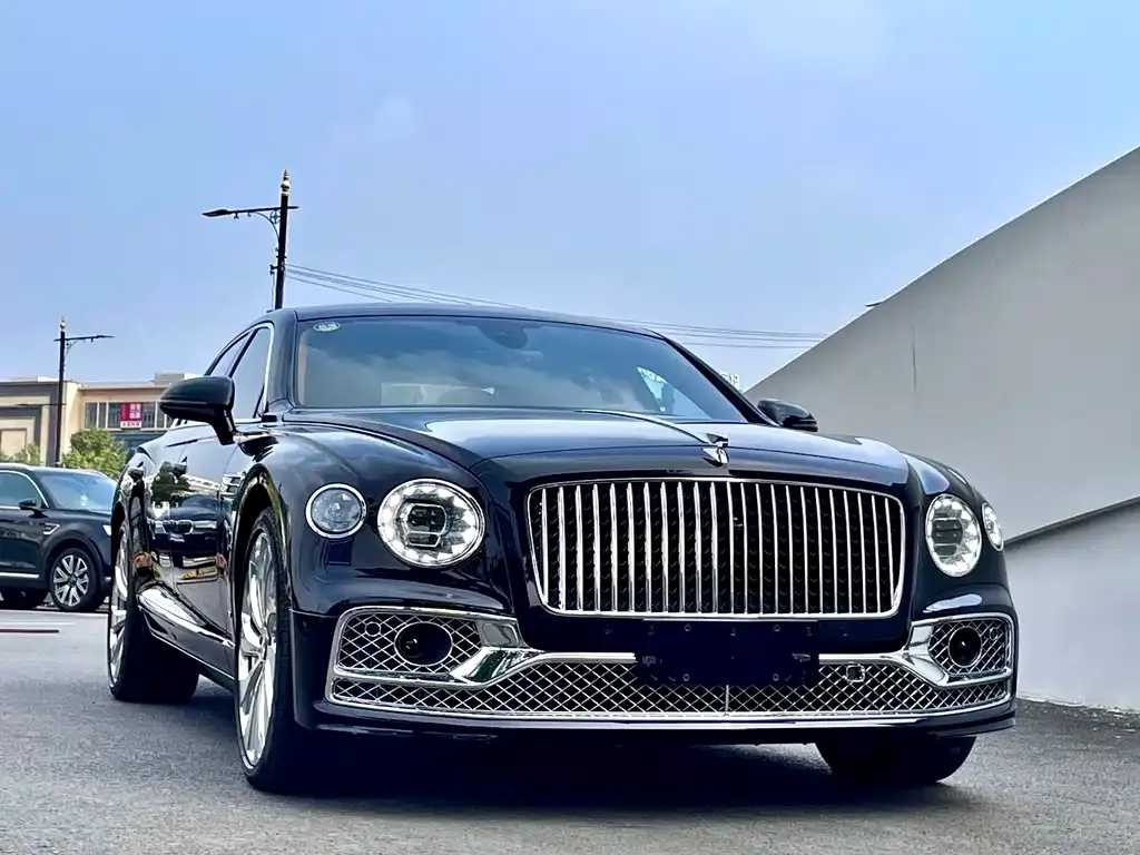 Bentley Flying Spur — фото 2