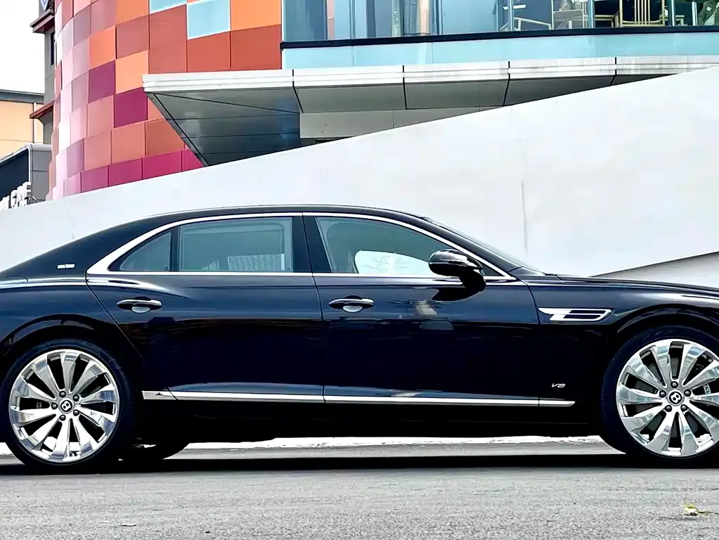 Bentley Flying Spur — фото 7