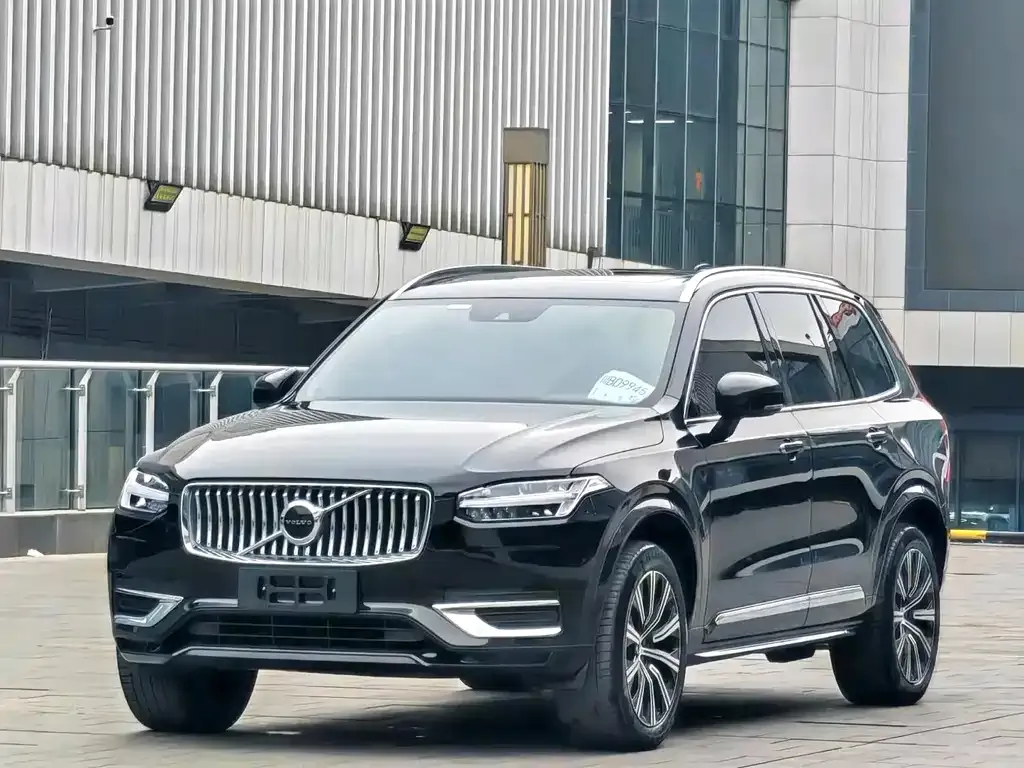 Volvo XC90 — фото 1